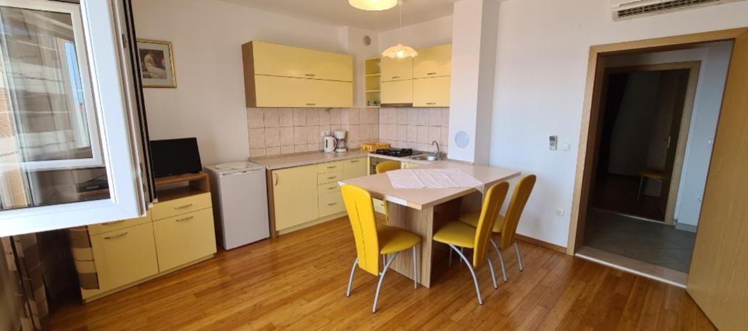 Apartmani Gizela Donji Seget Zimmer foto